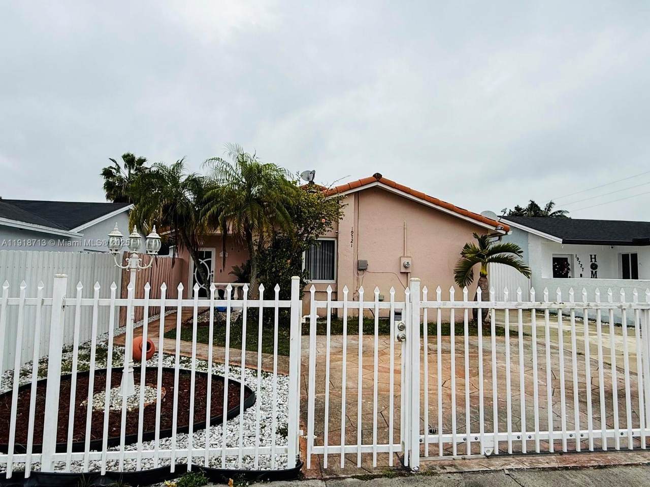 19721 122nd Pl - Photo 1