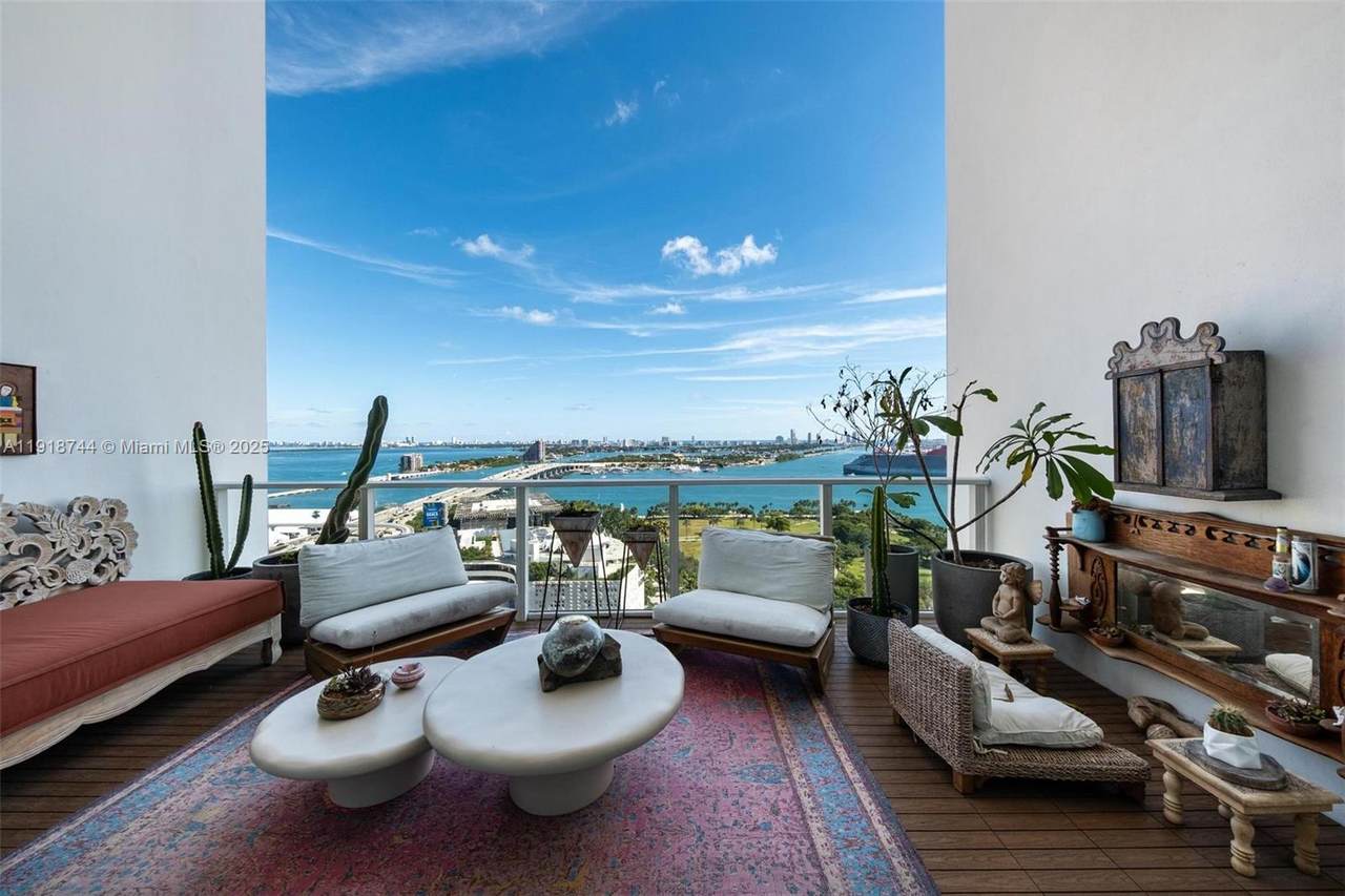 1040 Biscayne Blvd - Photo 1