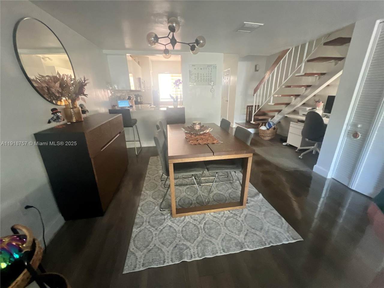 421 109th Ave - Photo 1