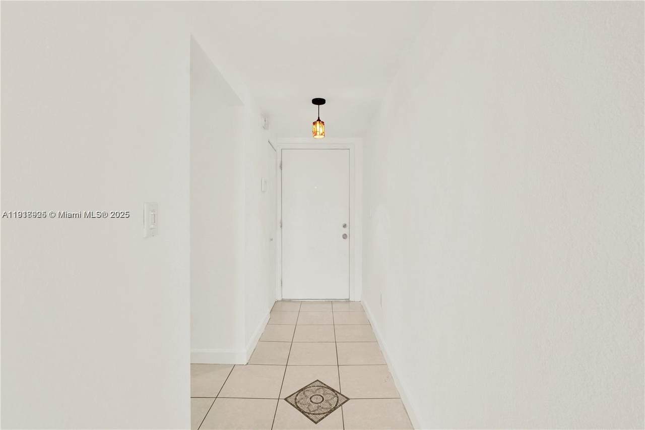 1990 56th St - Photo 1