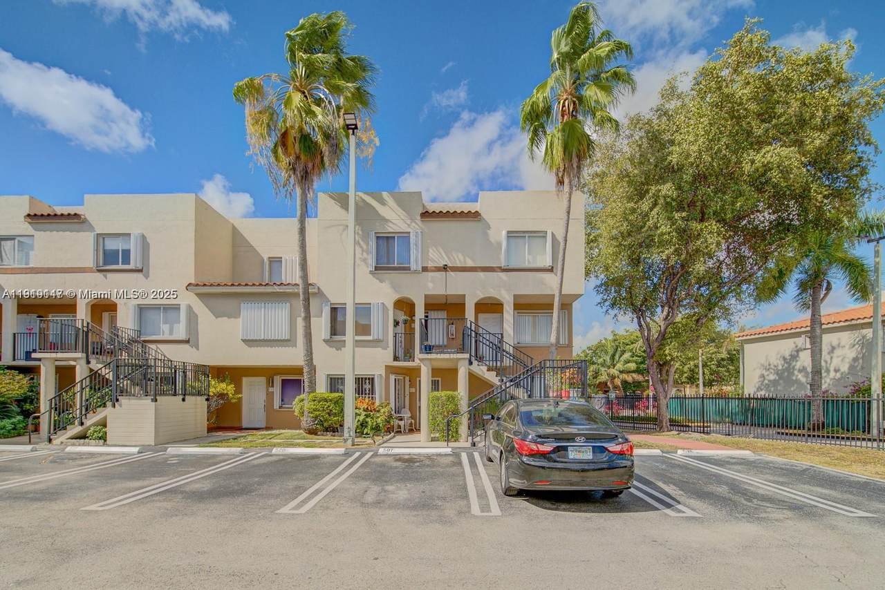 631 82nd Ave - Photo 1