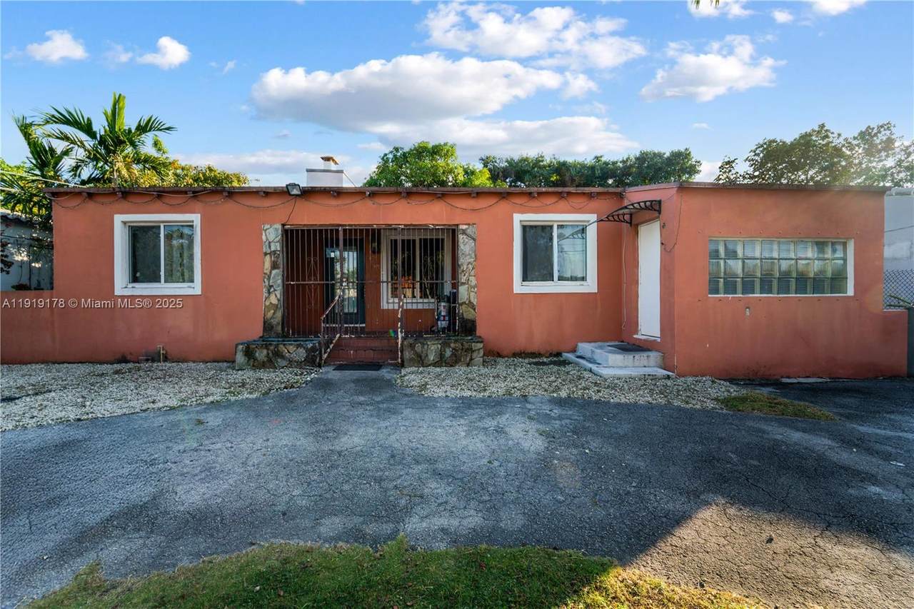 2840 4th St - Photo 1