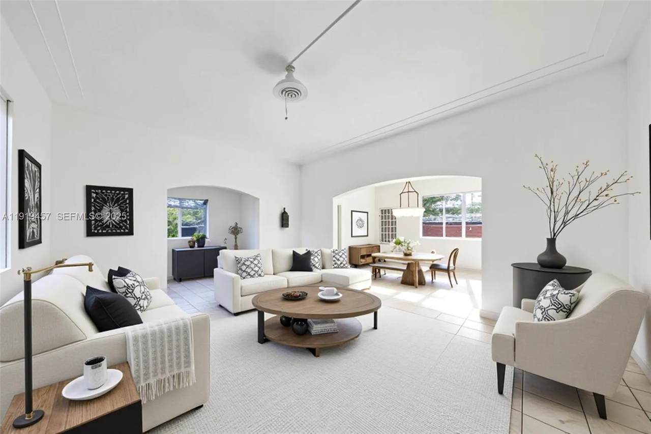 297 Eucalyptus Dr - Photo 1