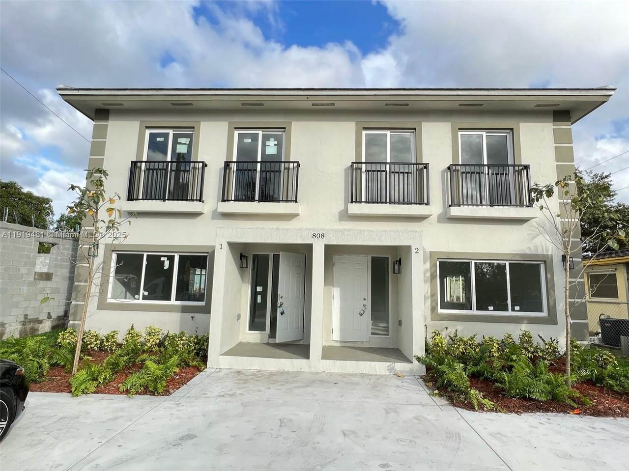 808 16th Ave - Photo 1