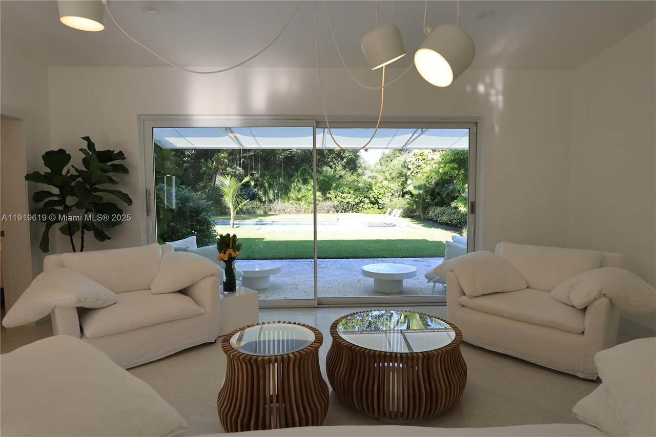 12020 5th Ave - Photo 1