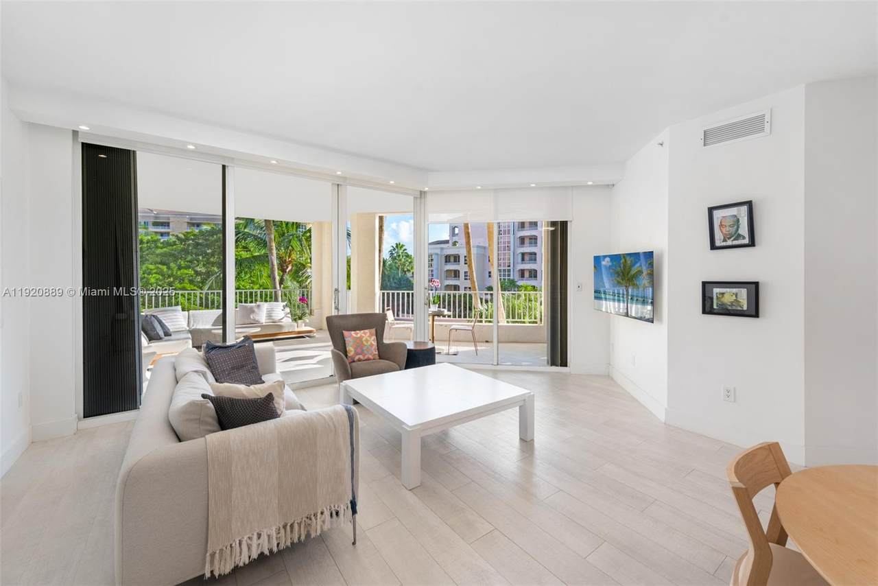 715 Crandon Blvd - Photo 1