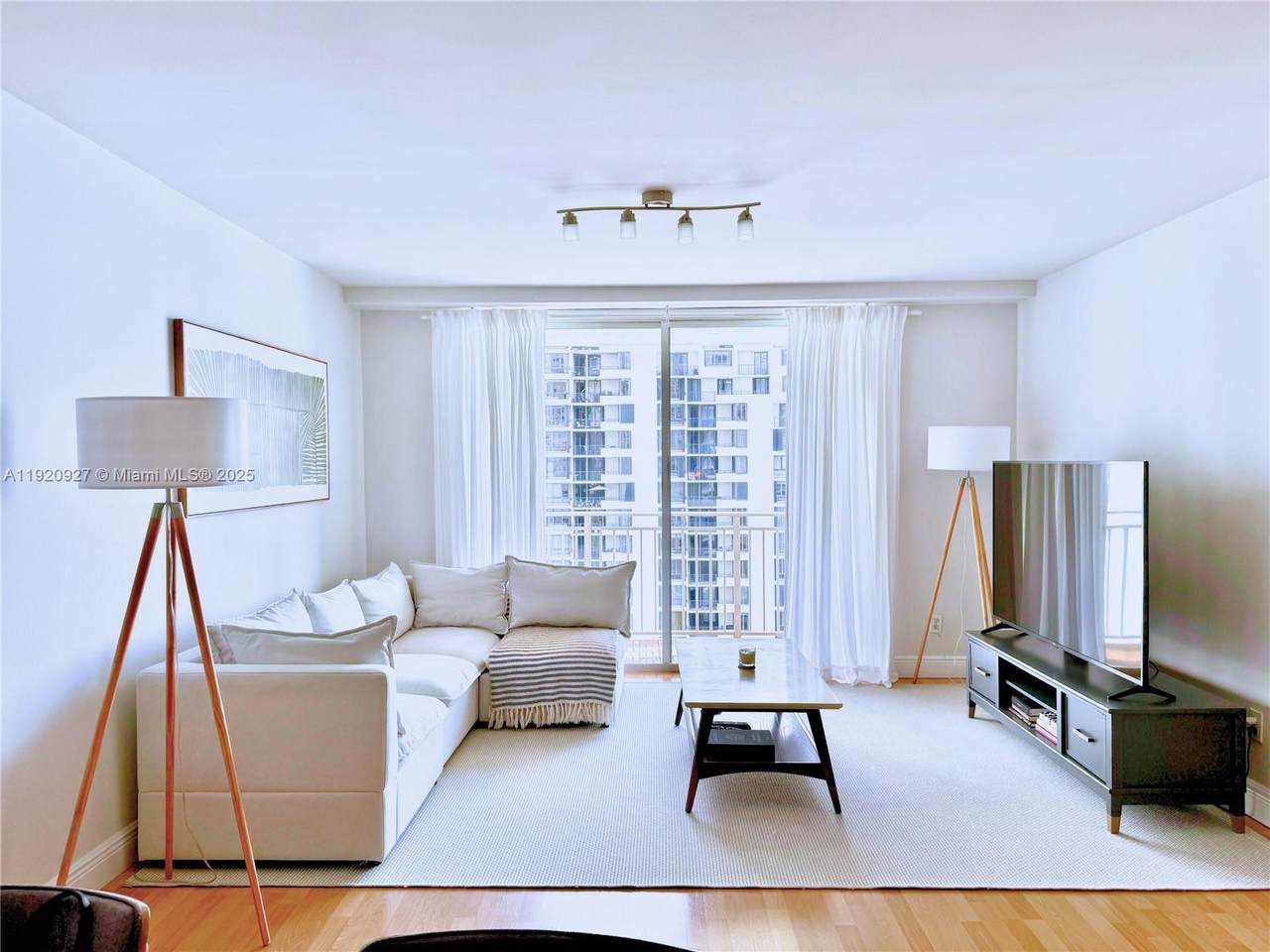 770 Claughton Island Dr - Photo 1