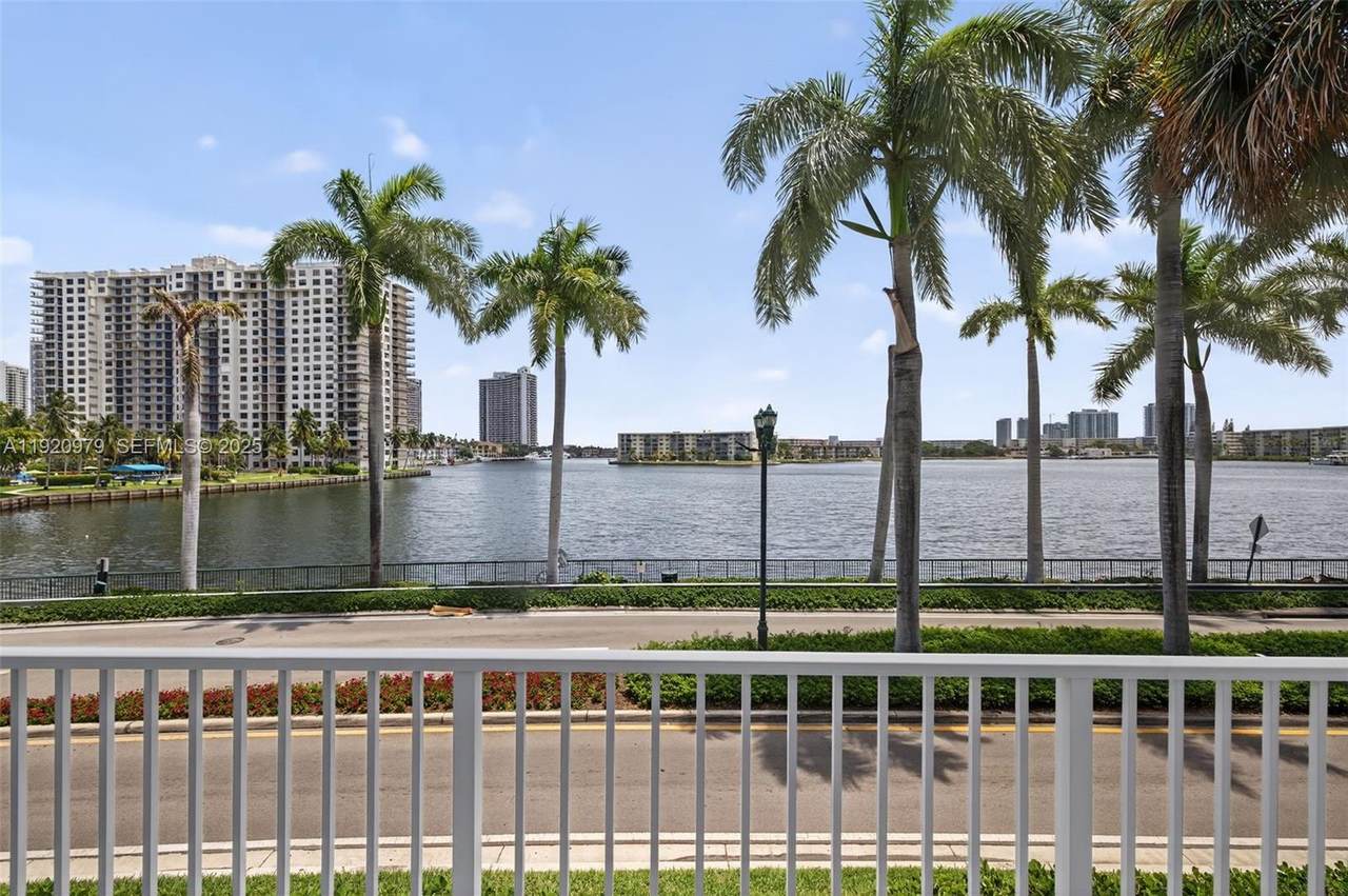 https://bt-photos.global.ssl.fastly.net/miami/1280_boomver_1_A11920979-2.jpg