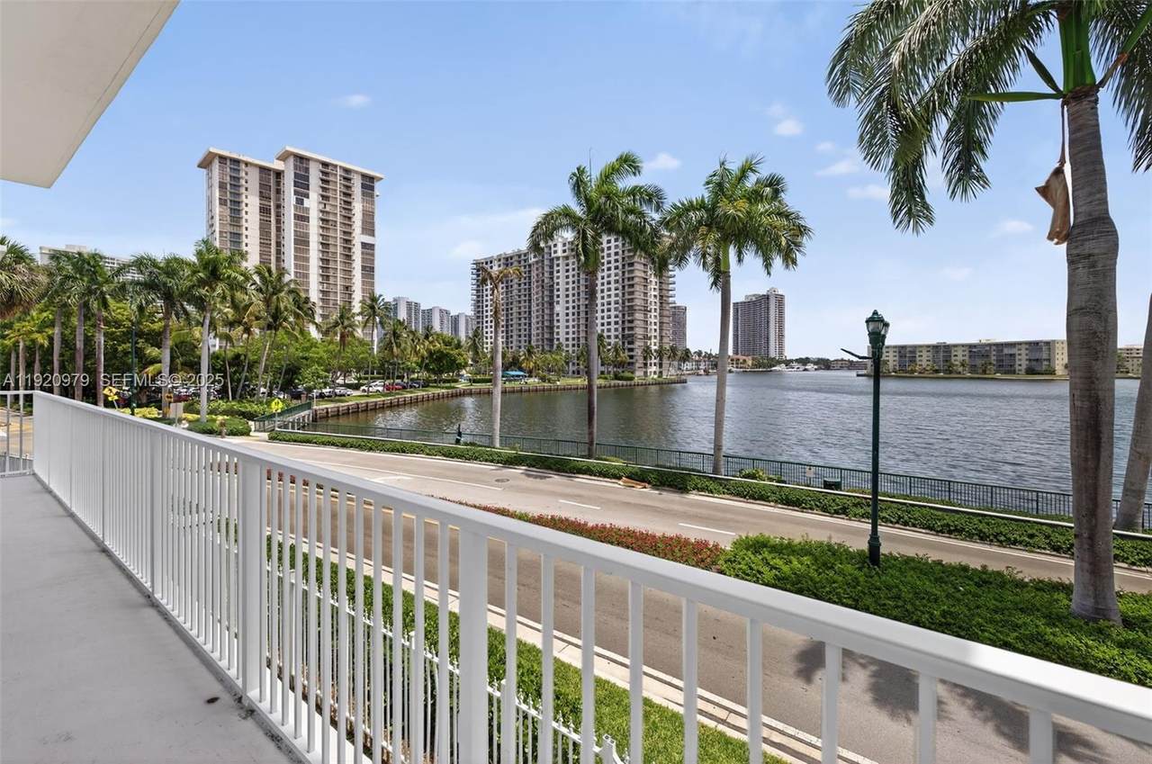 https://bt-photos.global.ssl.fastly.net/miami/1280_boomver_1_A11920979-2.jpg