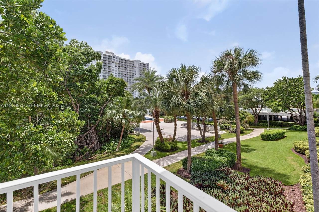 https://bt-photos.global.ssl.fastly.net/miami/1280_boomver_1_A11920979-2.jpg