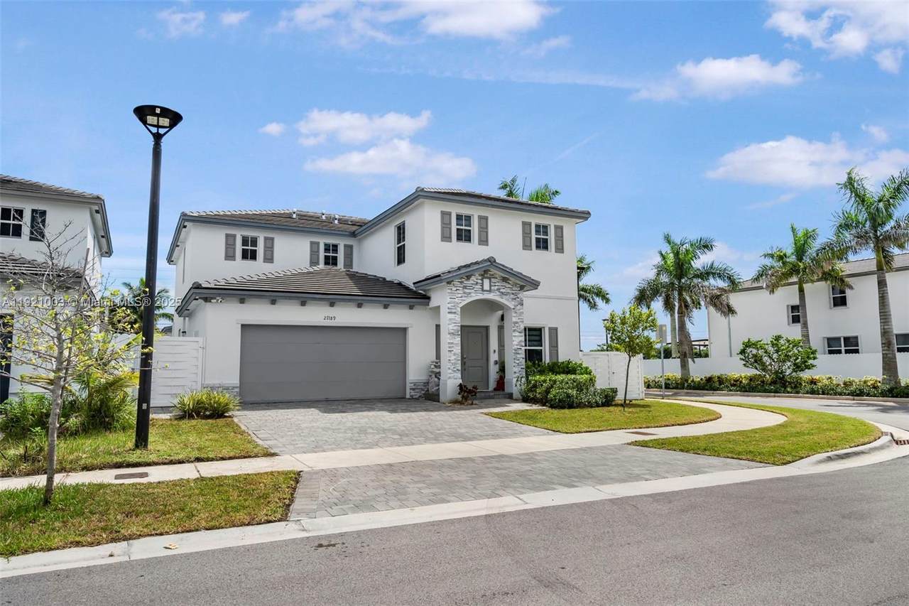 21189 127th Ct - Photo 1