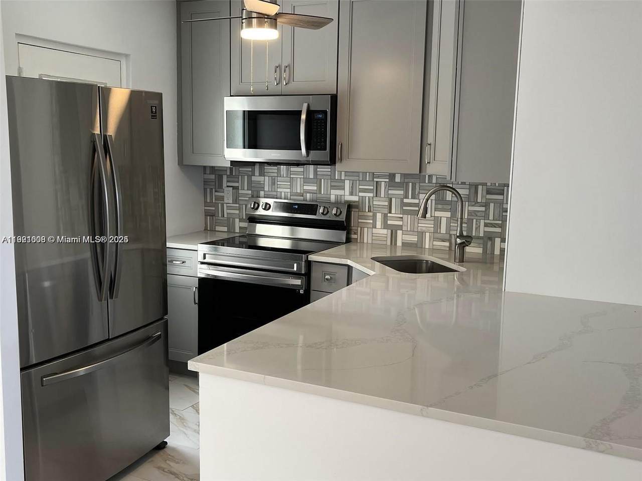 2555 11th St - Photo 1