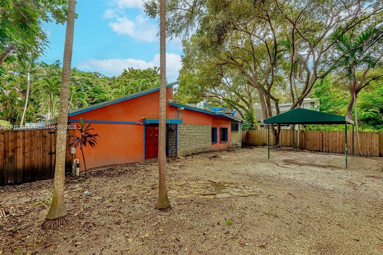 3656 Avocado Ave - Photo 1