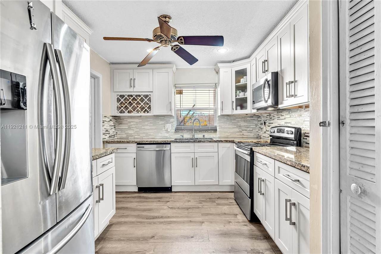 2001 84th Ter - Photo 1