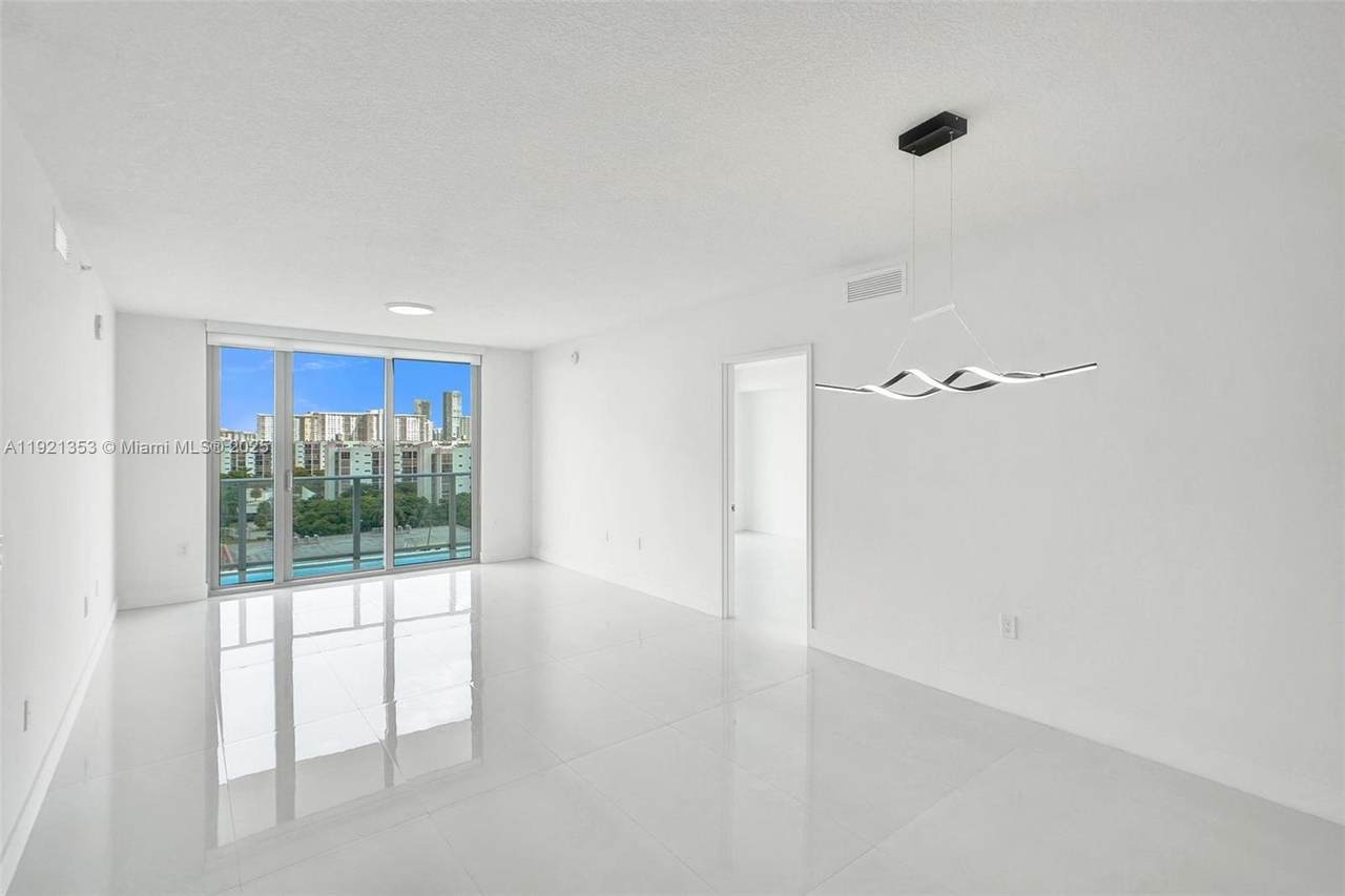 https://bt-photos.global.ssl.fastly.net/miami/1280_boomver_1_A11921353-2.jpg