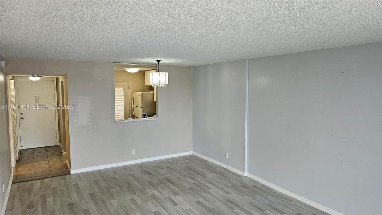404 68th Ave - Photo 1