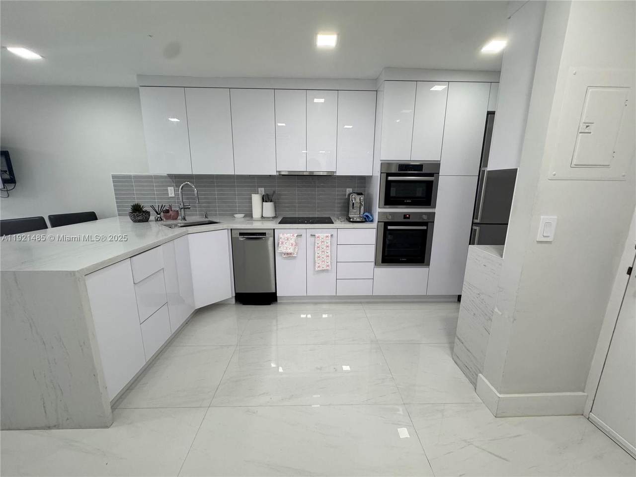 2899 Collins Ave - Photo 1