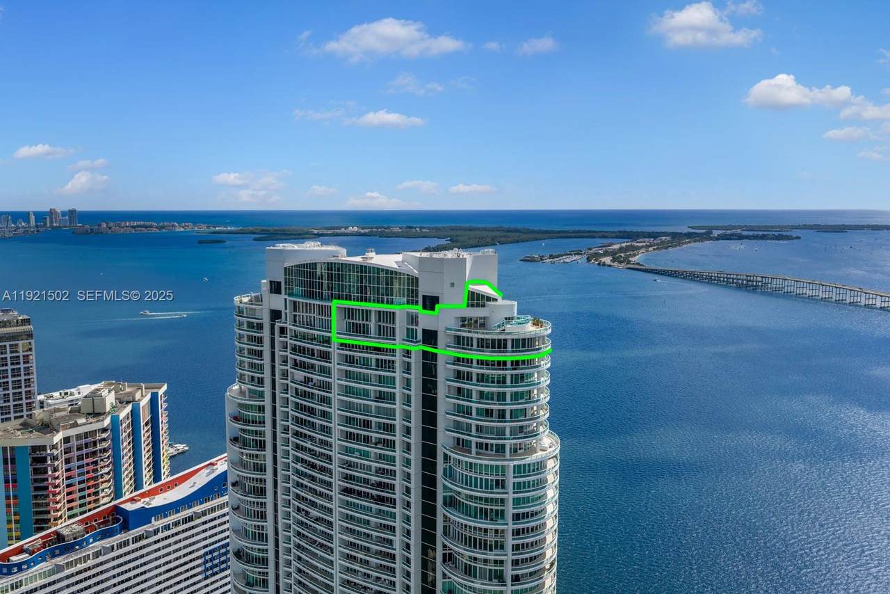 1643 Brickell Ave - Photo 1
