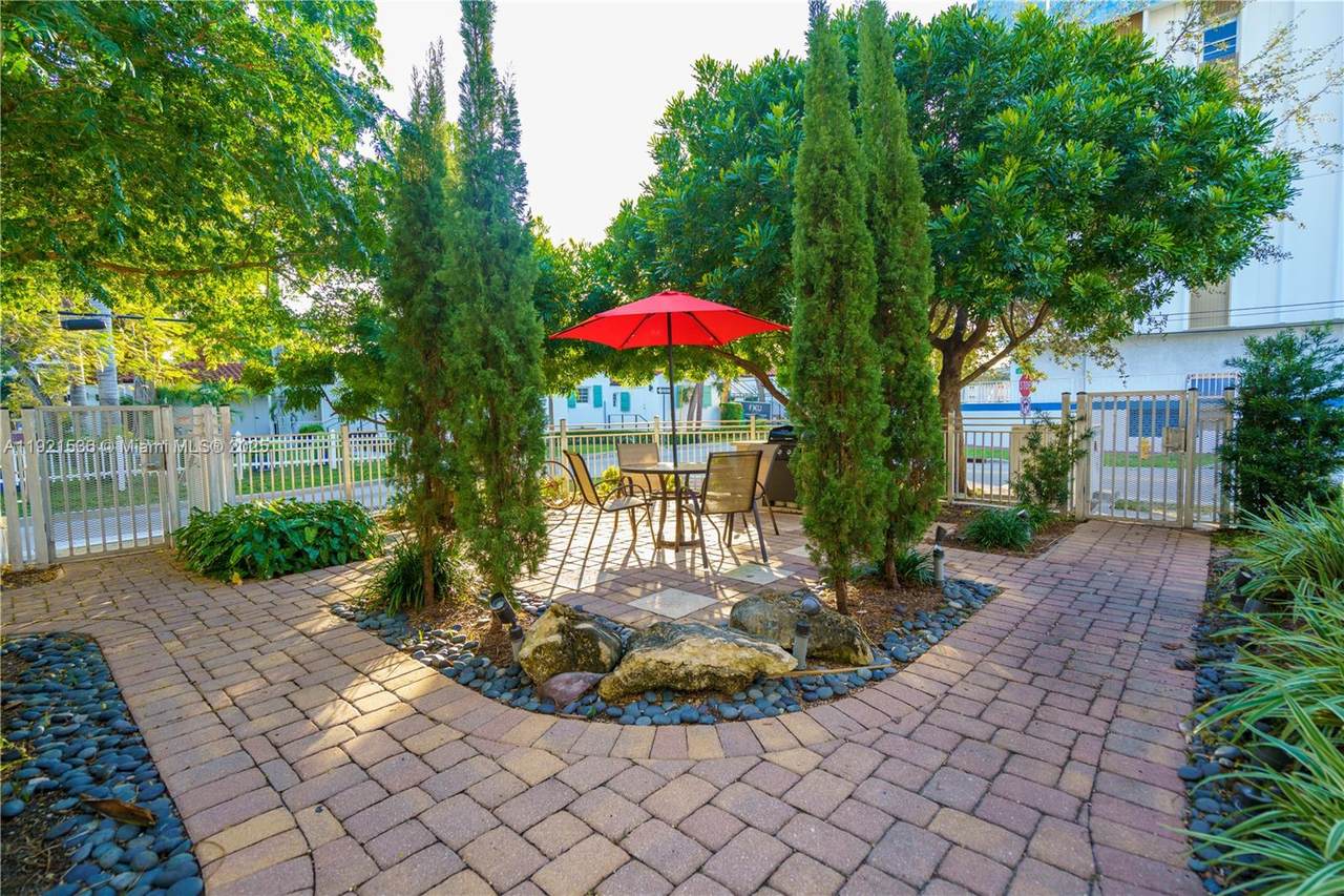 2425 Flamingo Pl - Photo 1