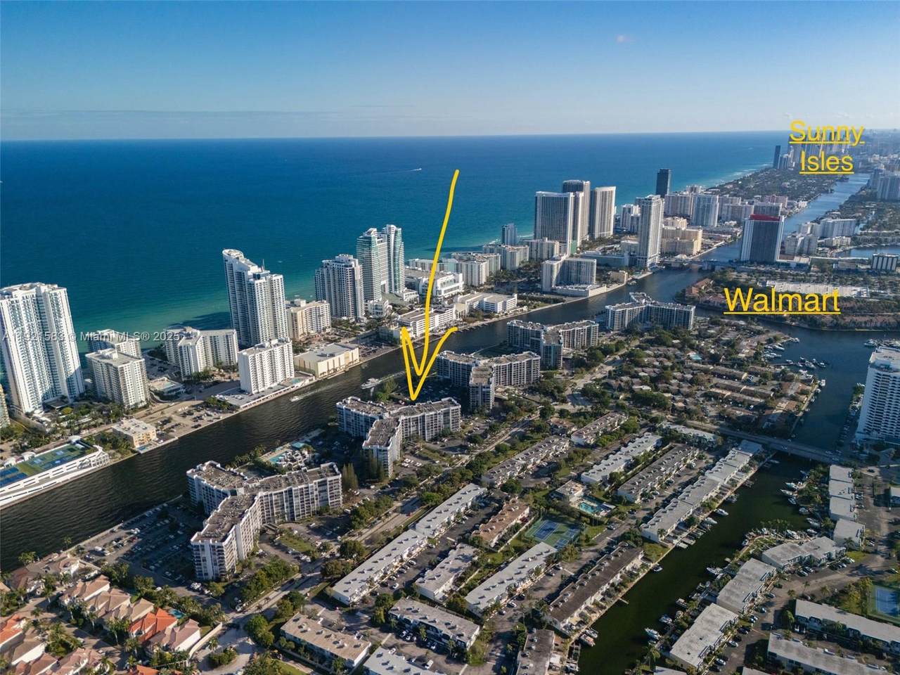 800 Parkview Dr - Photo 1