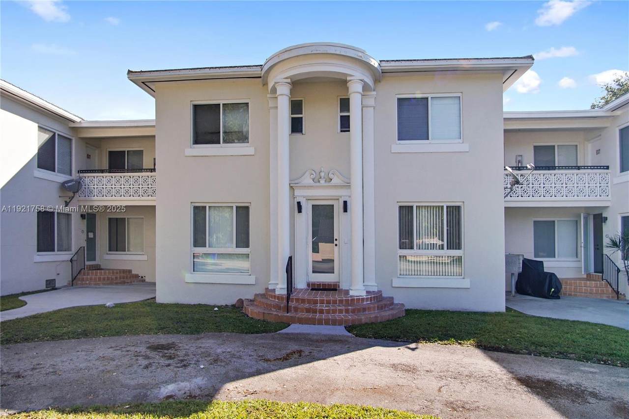 1567 Le Jeune Rd - Photo 1