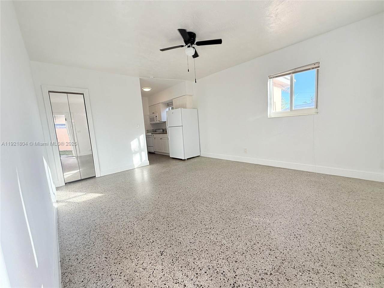 322 6th St - Photo 1