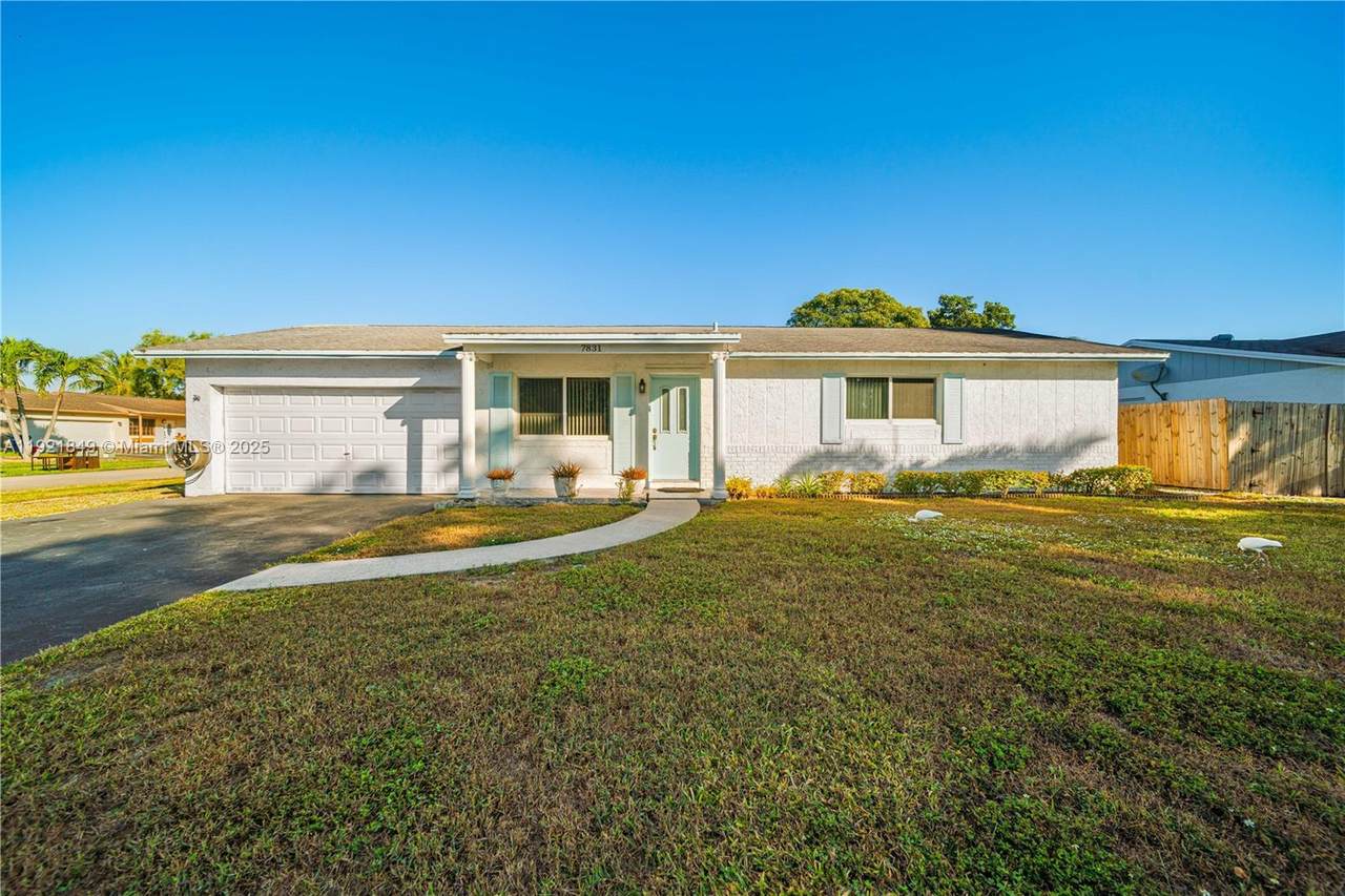 7831 46th Ct - Photo 1