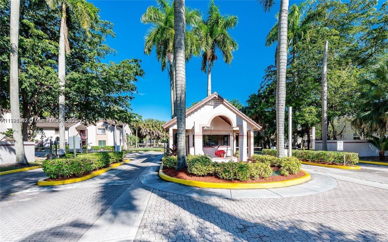 9446 140th Ct - Photo 1