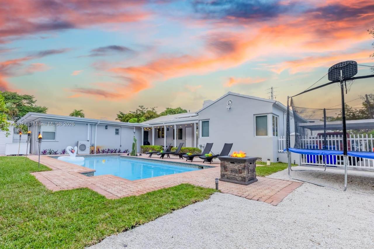 1230 22nd Ter - Photo 1