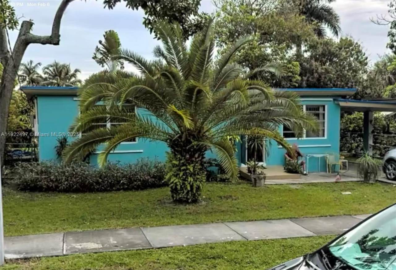 209 5th St - Photo 1