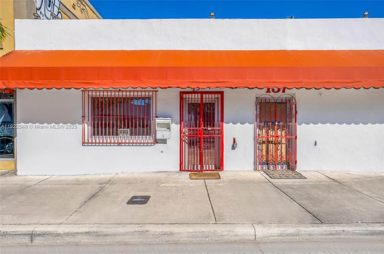 159 36th St - Photo 1
