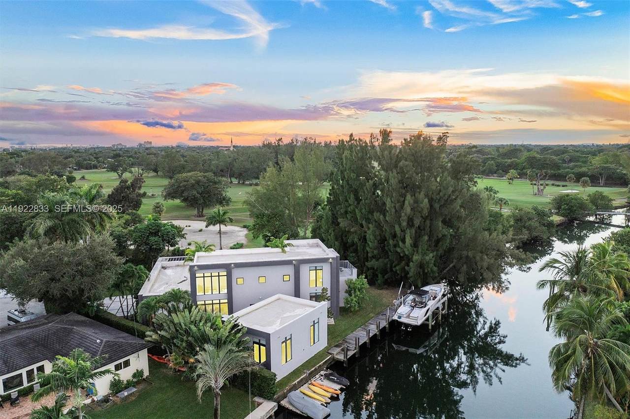 1009 104th St - Photo 1