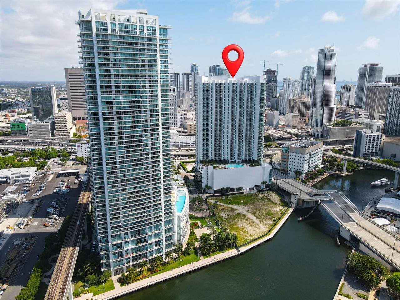 350 Miami Ave - Photo 1
