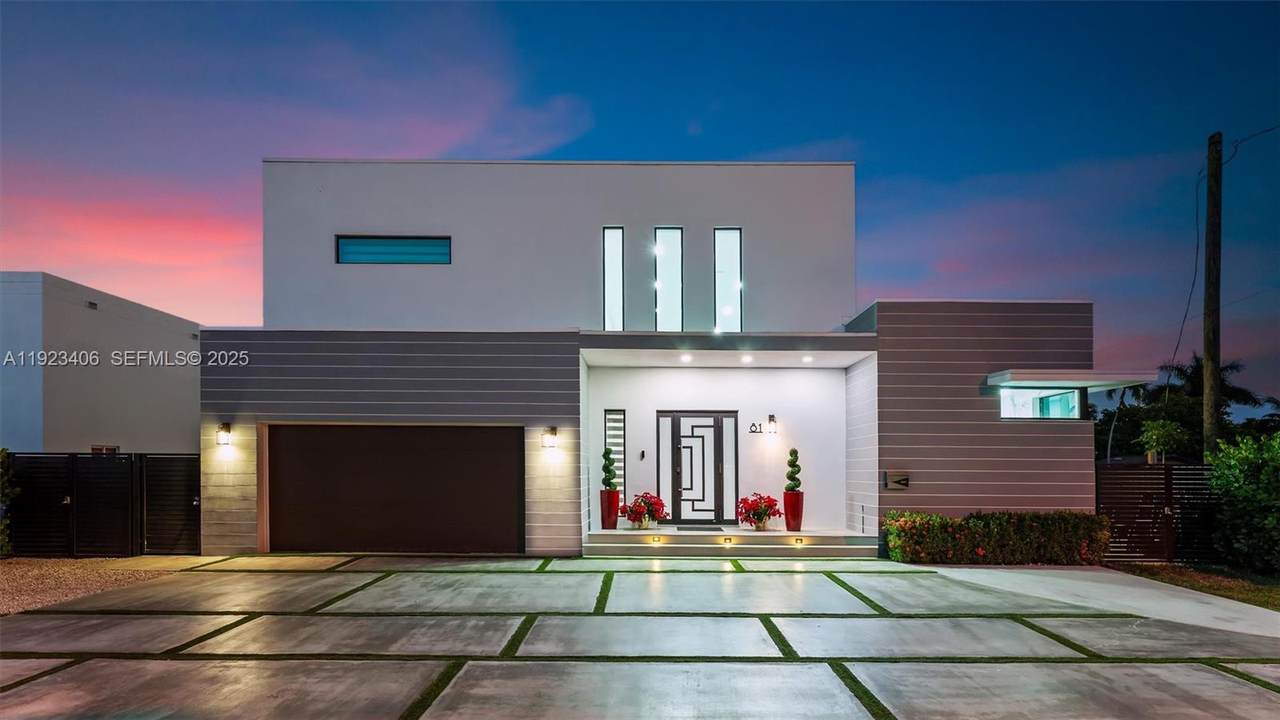 81 Royal Poinciana Blvd - Photo 1