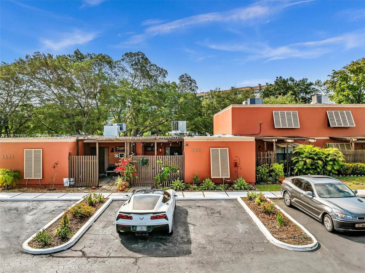 1489 Fairway Rd - Photo 1