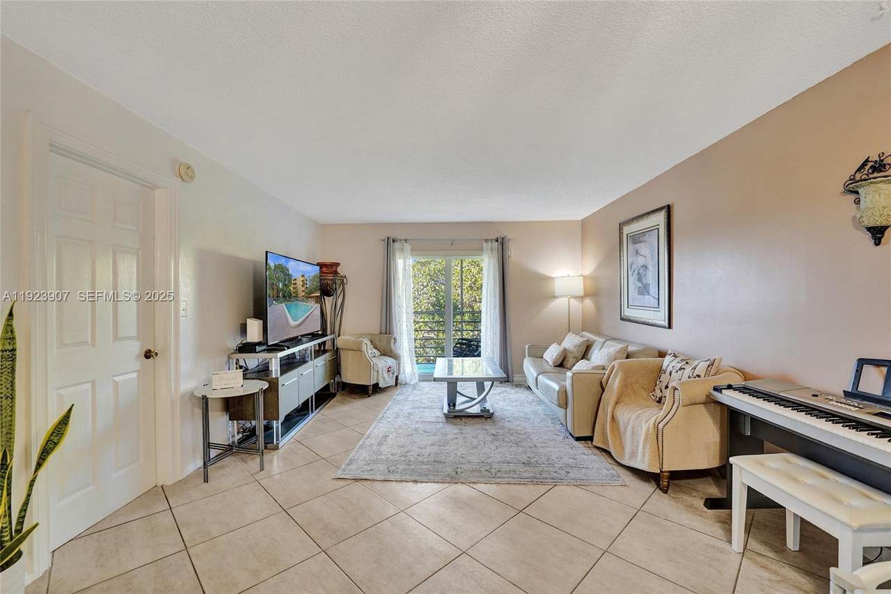 4111 Stirling Rd - Photo 1