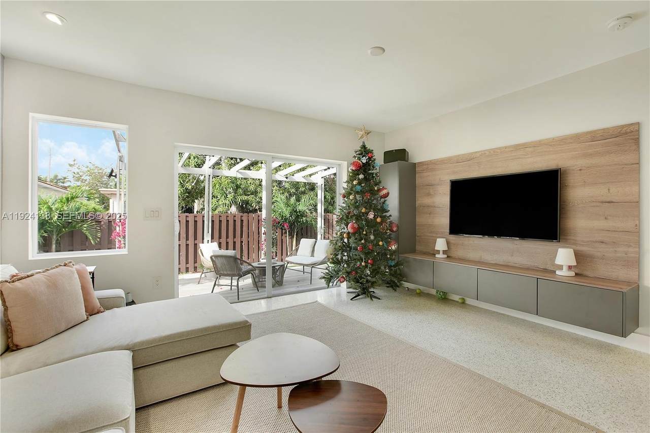 9008 Dickens Ave - Photo 1