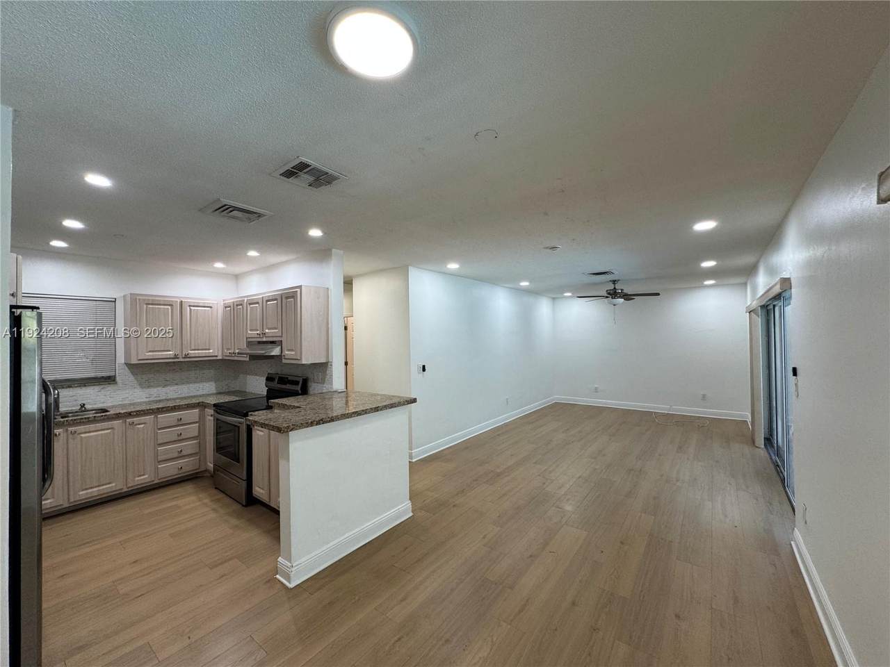 2731 72nd Way - Photo 1