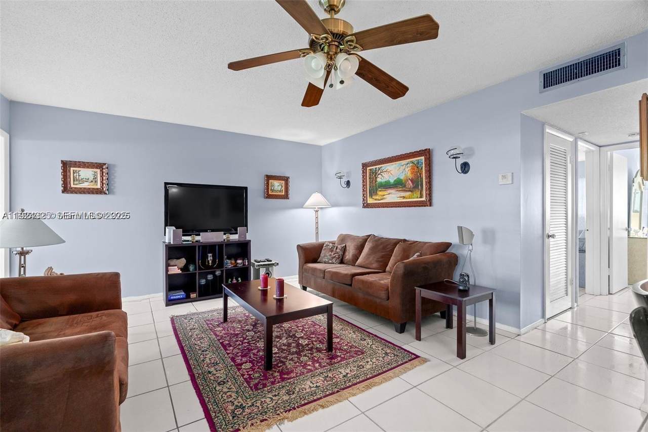 5300 Washington St - Photo 1