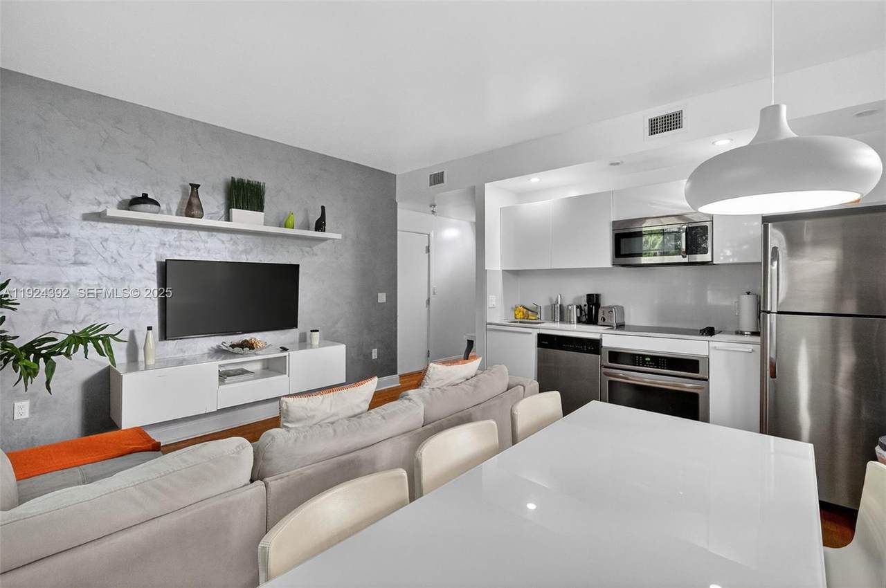 https://bt-photos.global.ssl.fastly.net/miami/1280_boomver_1_A11924392-2.jpg