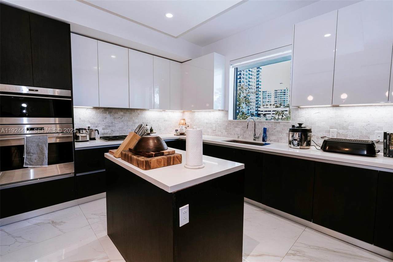 3040 Ocean Blvd - Photo 1