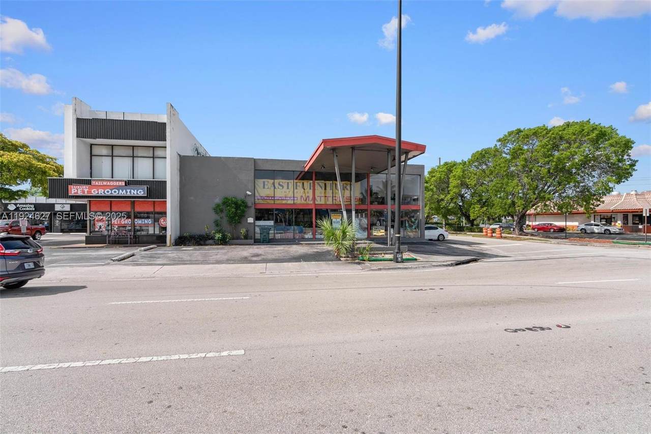 1500 Commercial Blvd - Photo 1