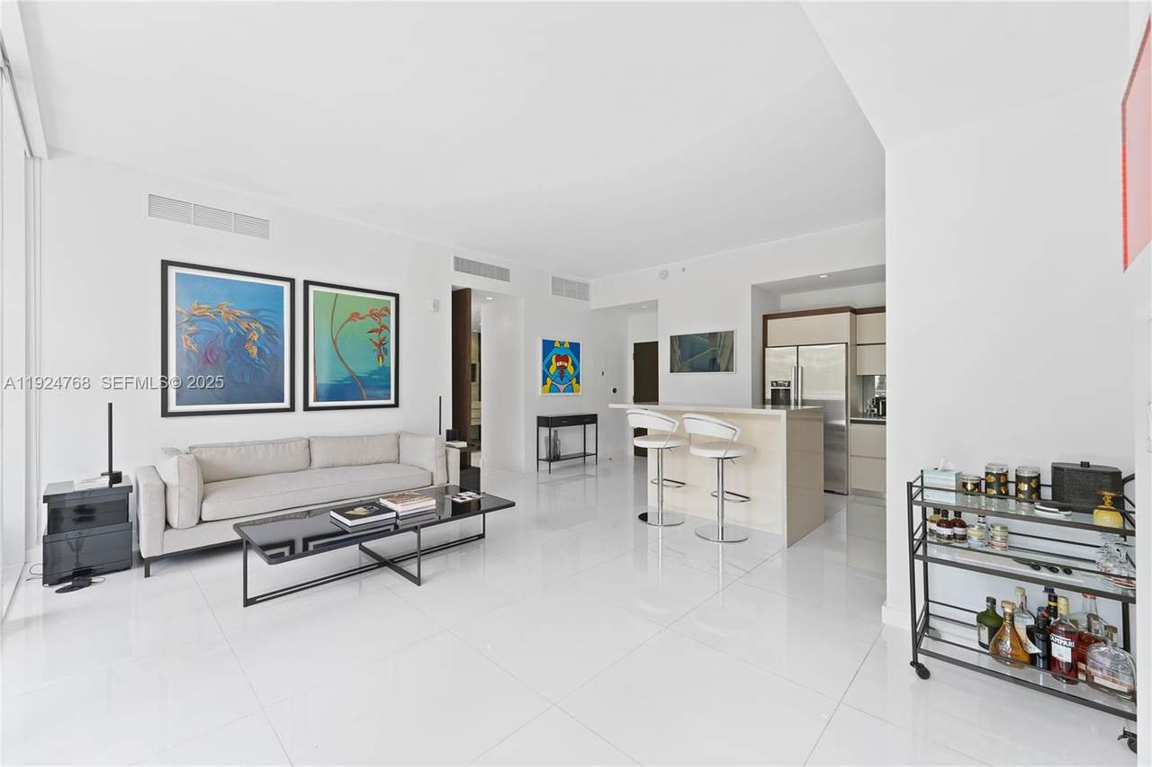 https://bt-photos.global.ssl.fastly.net/miami/1280_boomver_1_A11924768-2.jpg