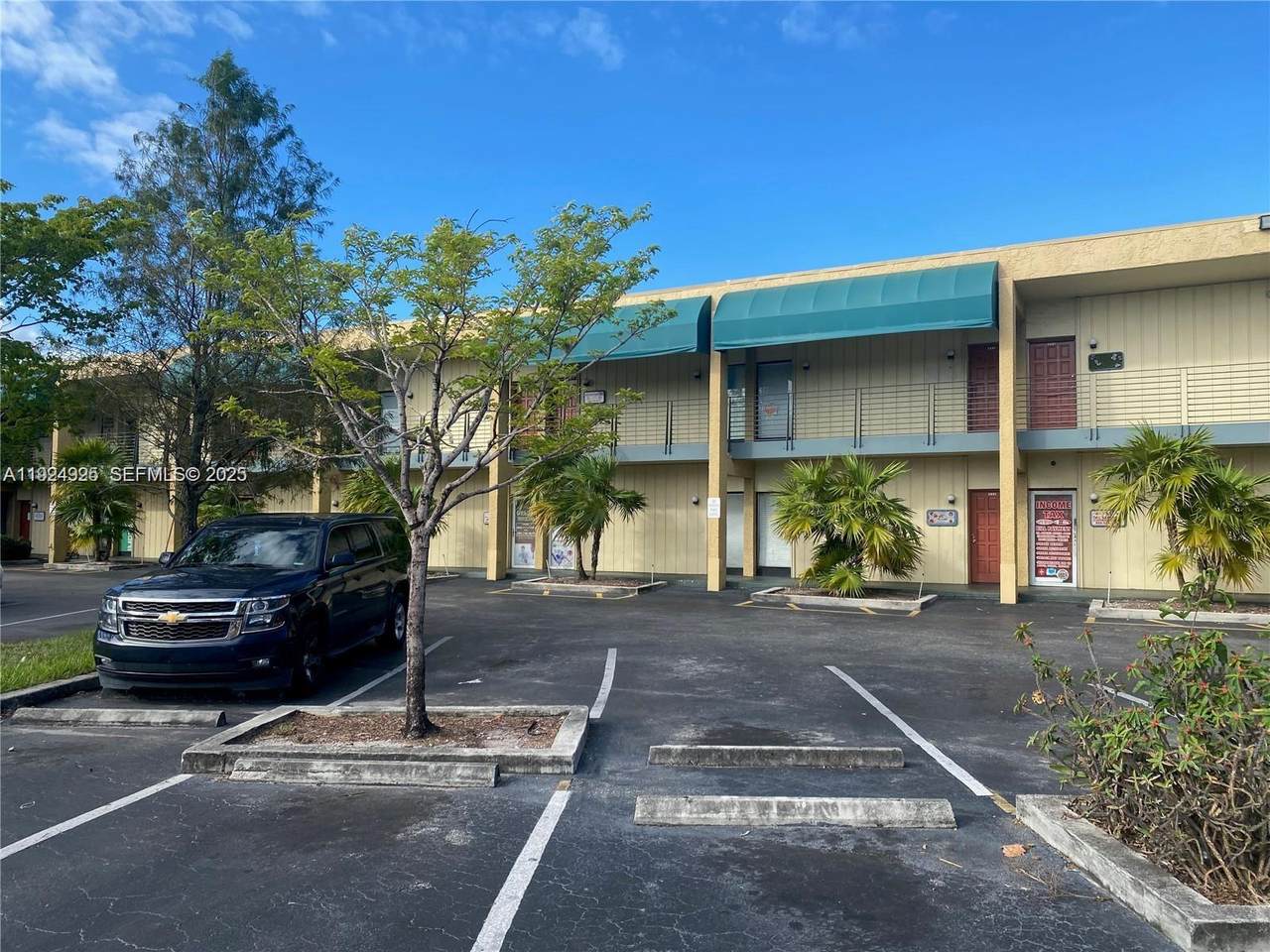 2331 State Road 7 - Photo 1