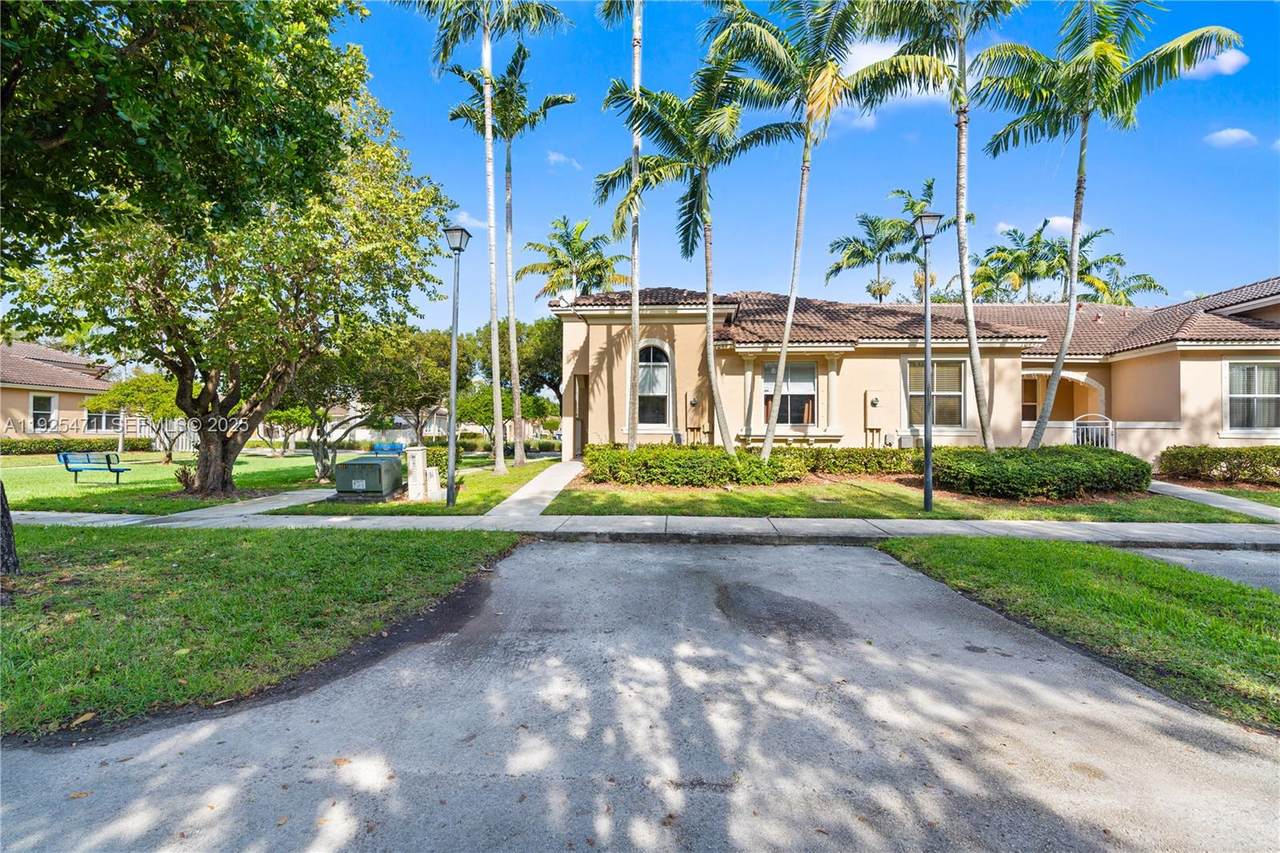 10997 238th Ter - Photo 1