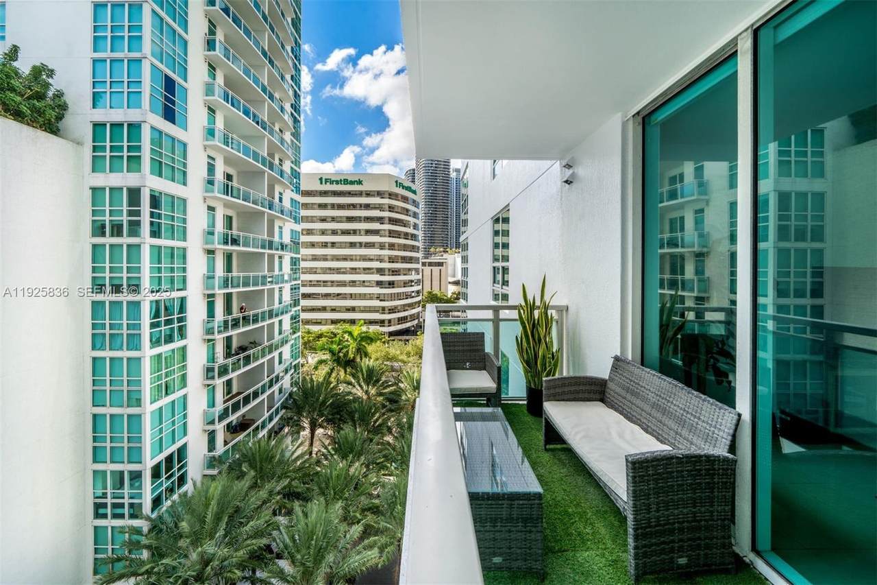 950 Brickell Bay Dr - Photo 1