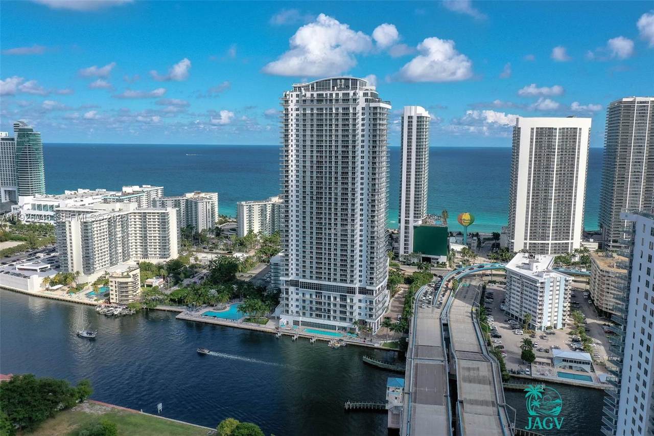 4010 Ocean Dr - Photo 1