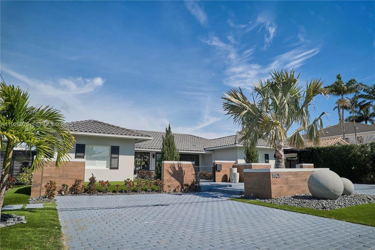 1601 11th St - Photo 1