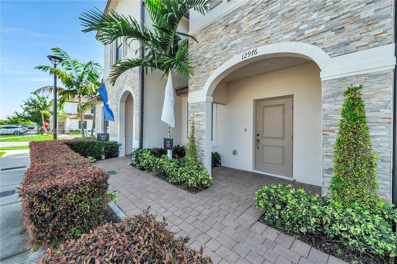 https://bt-photos.global.ssl.fastly.net/miami/1280_boomver_1_A11926463-2.jpg
