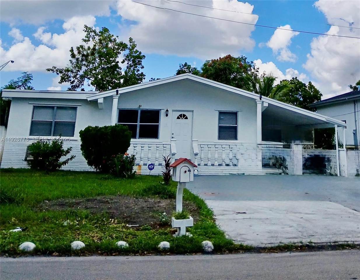 6505 Pines Pkwy - Photo 1